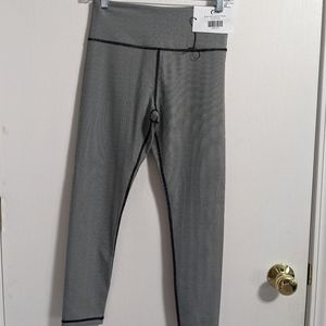 ZYIA Black Herringbone Hi-Rise 7/8 24" Leggings, size 6-8